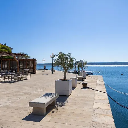 Villa Exotic By Interhome Maslenica